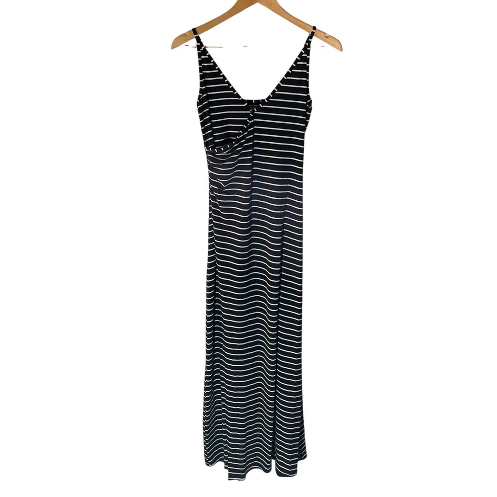 X5- Small Sm S Guess Black and White Striped Maxi Dress